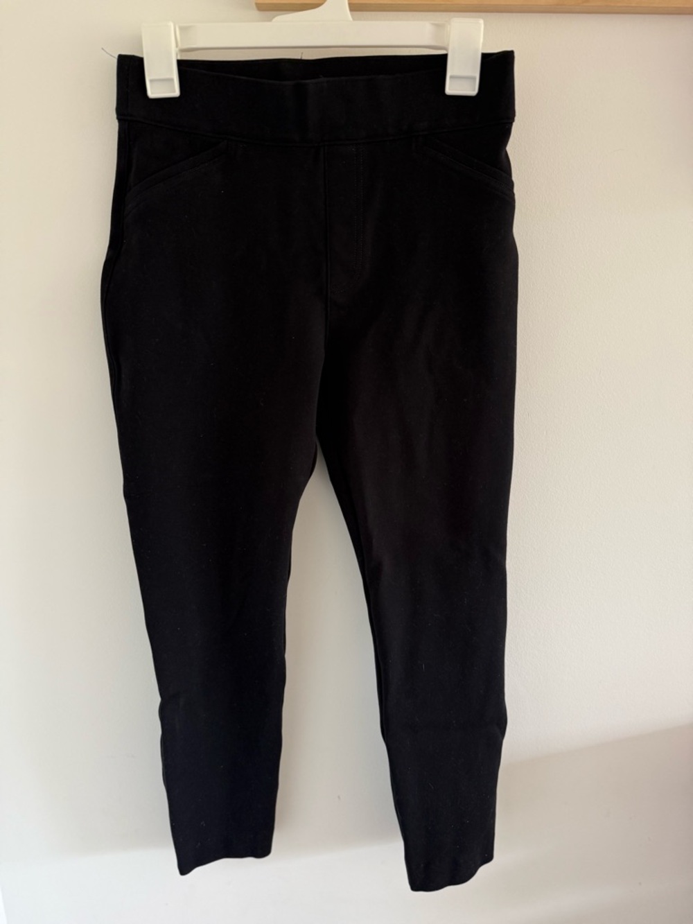 Spanx The Perfect Pant, Ankle Backseam Skinny in Classic Black - Size Medium - Picture 4 of 6